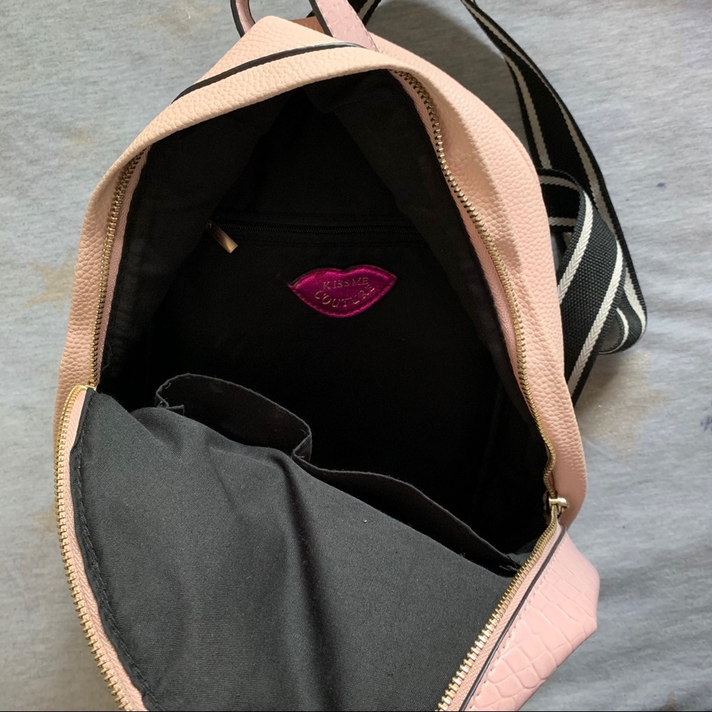 ✨MINI PINK BACKPACK ✨ - Picture 3 of 3